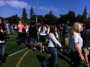Students search for their fourth period teachers while on the field.
Photo by: Juliana Moraes-Liu