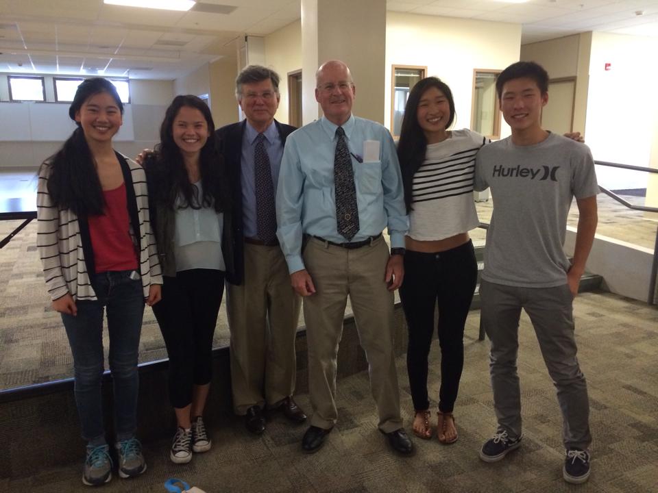David M. Kennedy and history teacher Jack Bungarden pose for a picture with Paly students. Form left to right is Hannah Zhang, Hannah Nguyen, David Kennedy, Jack Bungarden, Lizzy Chen, and Johnny Lee. Photo By Claire Liu.