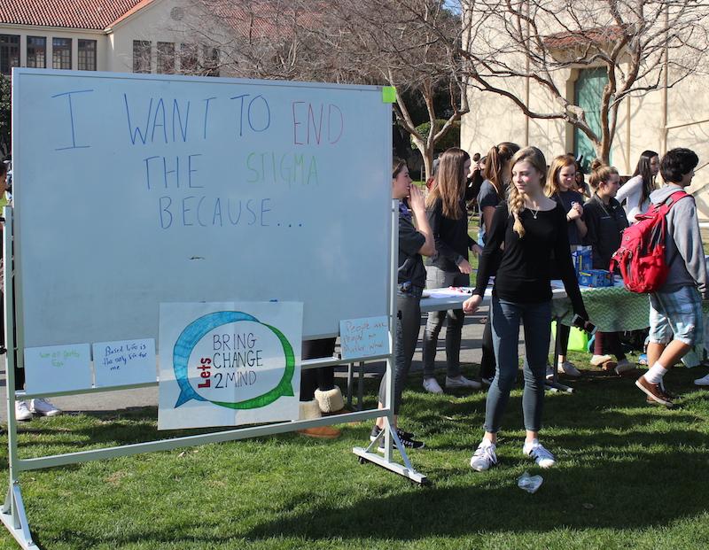 "Bring Change 2 Mind" hosts an event during Club Day 2, letting people share their opinion on how to end stigma. Photo by Sam Lee.