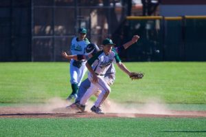 Baseball steals SCVAL title with 7th inning rally
