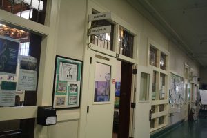 Sophomore counselor to continue maternity leave, administration searches for replacement