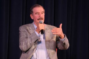 Former Mexican president Vicente Fox visits Paly