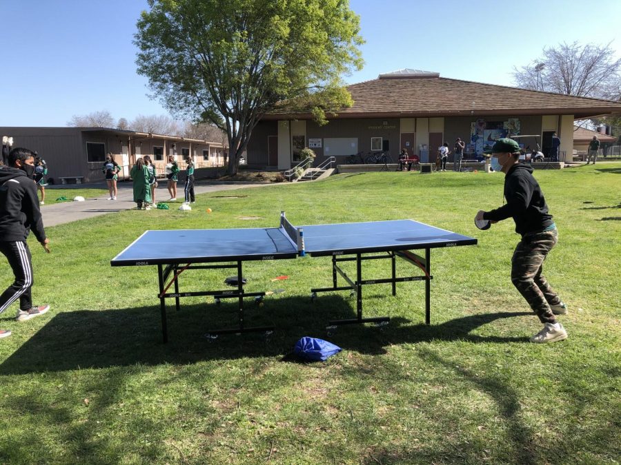 Students enjoy table tennis and socially distant activities in the Quad. Cohorts returned to campus at the beginning of the semester and have been reporting success with ASB led in-person events. Junior Yubin Zhang, a member of the ASB Student Cohort Activities Committee, shared plans to expand the number of activities available to students. As the county moves towards fewer restrictions, our committee is planning more fun and interactive events like capture-the-flag with pool noodles, volleyball and spike ball, Zhang stated in a message to The Paly Voice. Photo: Zhang.