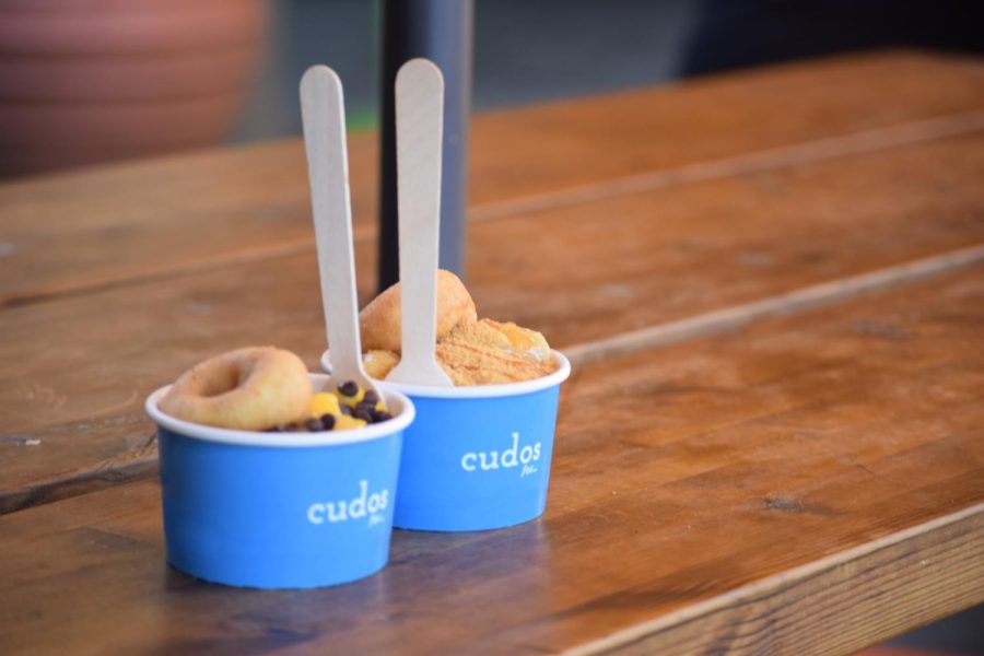 The+newest+store+across+the+street+from+Palo+Alto+High+School%2C+Cudos%2C+sells+a+combination+of+frozen+custard+and+mini+donuts.+The+founding+couple+said+they+started+their+restaurant+since+they+find+it+better+than+ice+cream.+Think+of+soft+serve%2C+but+softer%2C+and+ice+cream%2C+but+softer%2C+founder+Hansel+King-Lynn+said.+%28Photo%3A+Brennen+Ho%29