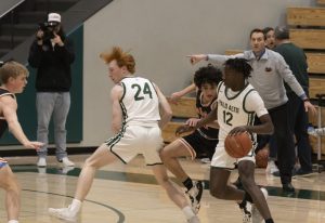 Vikings narrowly lose to Los Gatos Wildcats in buzzer-beater ending