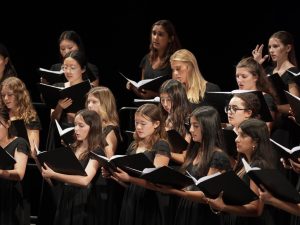 Paly Choir previews collaboration with Schola Cantorum
