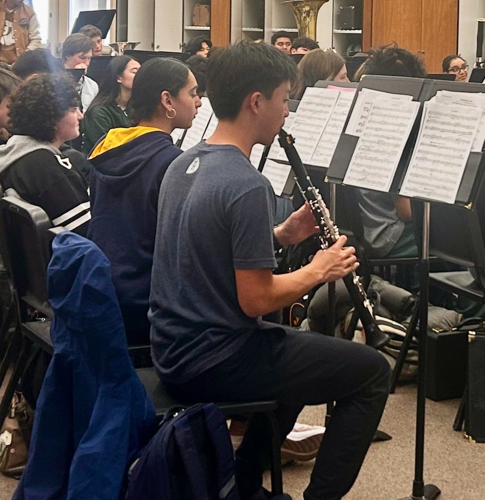 Fourth period band class rehearses under the instruction of band teacher Jeff Willner to prepare for the Palo Alto High school annual Pops Concert. According to junior oboist Alli Katila-Miikkulainen, the swing dance will be a good addition. "It's very fun when the Jazz band plays and then there's an instructor and everyone learns how to do swing dancing," Katila-Miikkulainen said. 