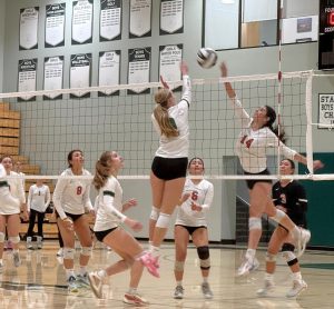 Girls volleyball sweep Titans, 3-0