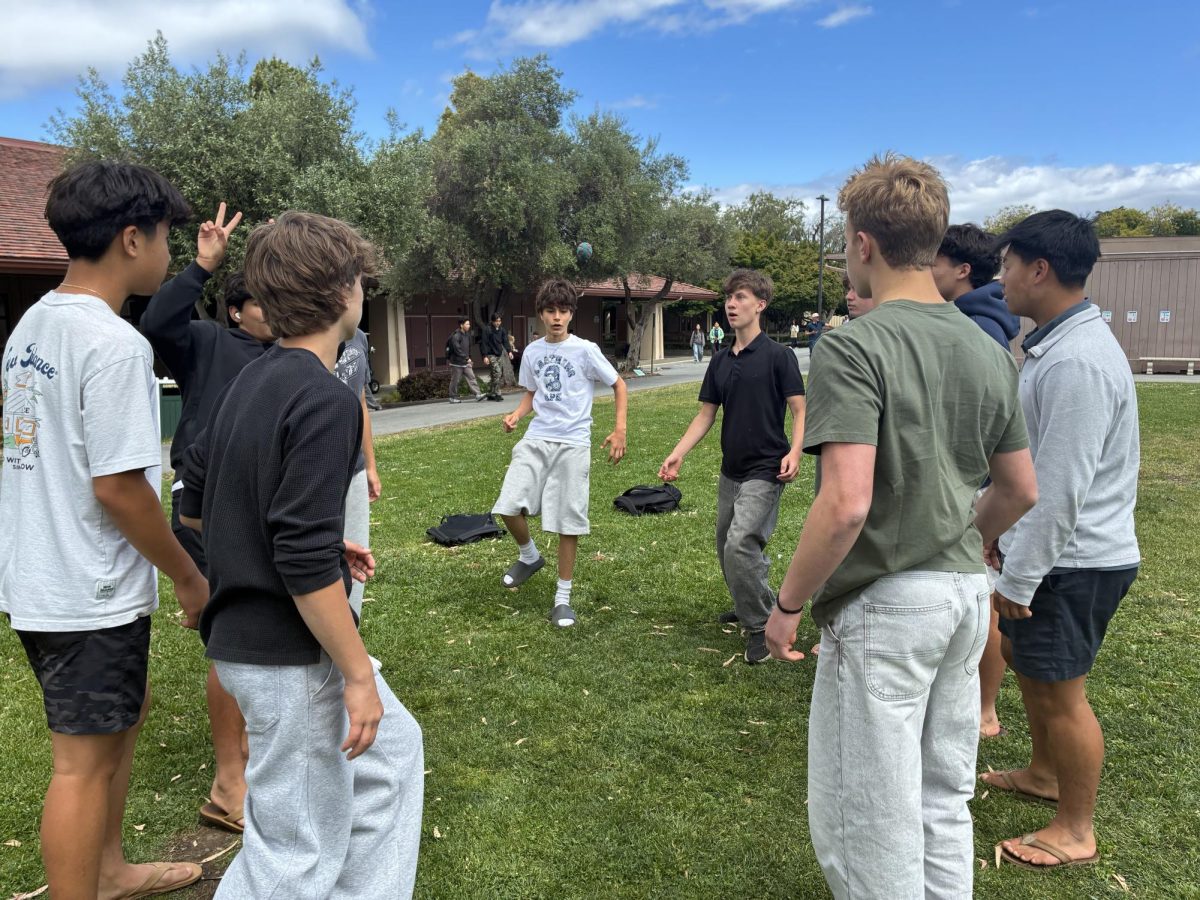 Palo Alto High School students play hacky sack on the main quad. Liam Dahl, one of many Paly students who enjoys playing hacky sack, said hacky sack is overall a fun and simple activity. “I play sometimes during class, I'll play after school, but not much far from that, it's fun to play with friends,” Dahl said. “All my friends can play and it's easy.”